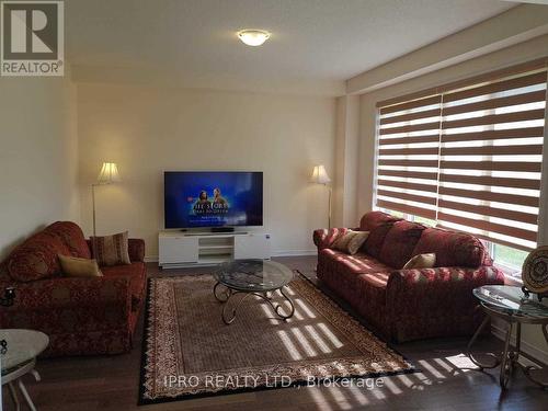 255 Bedrock Drive, Hamilton, ON - Indoor Photo Showing Living Room