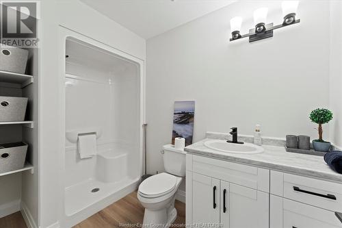 1837 Meldrum Unit# 1, Windsor, ON - Indoor Photo Showing Bathroom