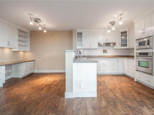 405-1033 Belmont Ave, Victoria, BC - Indoor Photo Showing Kitchen