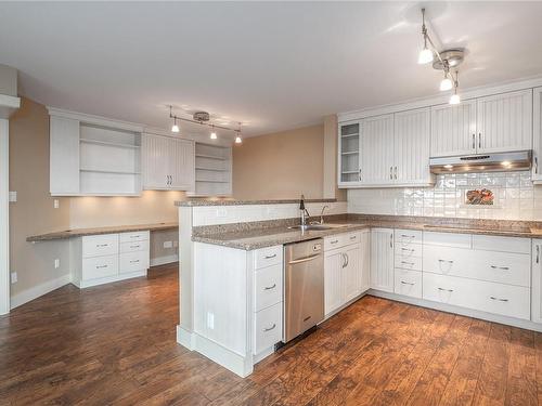 405-1033 Belmont Ave, Victoria, BC - Indoor Photo Showing Kitchen