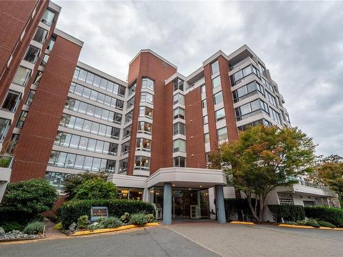 405-1033 Belmont Ave, Victoria, BC - Outdoor With Facade