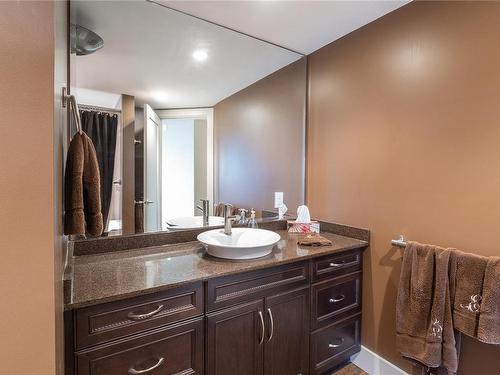 405-1033 Belmont Ave, Victoria, BC - Indoor Photo Showing Bathroom