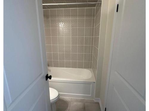 1522 Bloor St, Clarington, ON - Indoor Photo Showing Bathroom