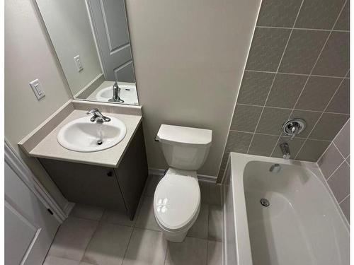 1522 Bloor St, Clarington, ON - Indoor Photo Showing Bathroom