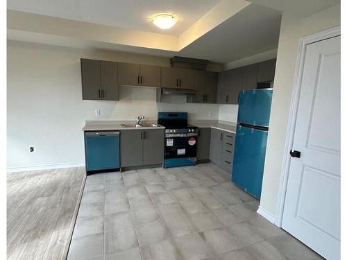 1522 Bloor St, Clarington, ON - Indoor Photo Showing Kitchen