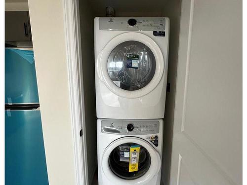 1522 Bloor St, Clarington, ON - Indoor Photo Showing Laundry Room