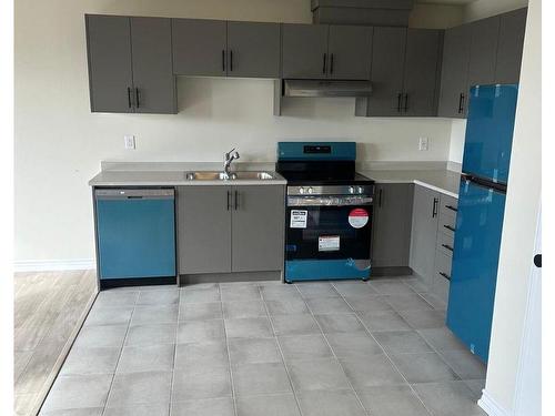 1522 Bloor St, Clarington, ON - Indoor Photo Showing Kitchen With Double Sink