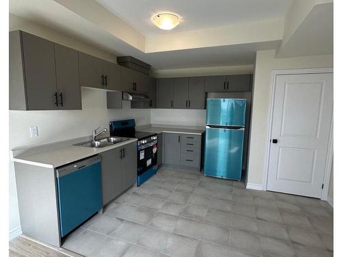 1522 Bloor St, Clarington, ON - Indoor Photo Showing Kitchen With Double Sink