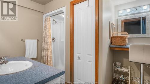 1116 Settlers Street, Windsor, ON - Indoor Photo Showing Bathroom