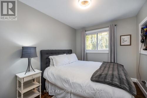 420 Parkhill Road E, Douro-Dummer, ON - Indoor Photo Showing Bedroom