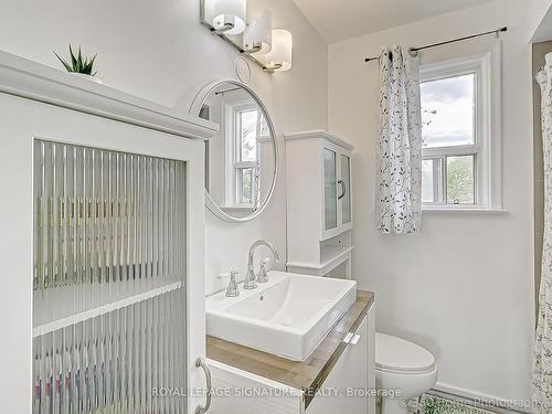 256 Zelda Cres, Richmond Hill, ON - Indoor Photo Showing Bathroom