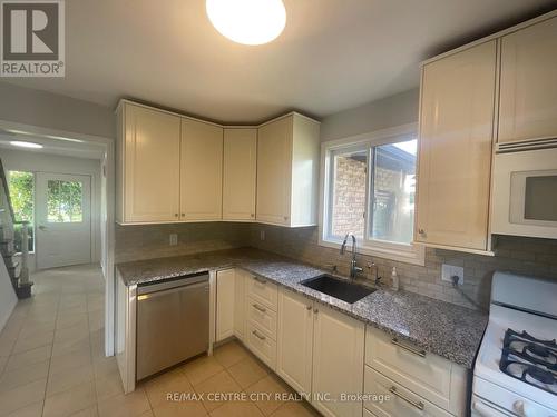 969 Apache Road, London, ON - Indoor Photo Showing Kitchen