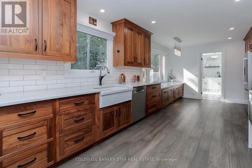 15 Ridge Boulevard, Tillsonburg, ON - Indoor Photo Showing Kitchen