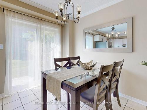 16-5260 Mcfarren Blvd, Mississauga, ON - Indoor Photo Showing Dining Room