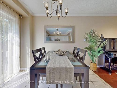 16-5260 Mcfarren Blvd, Mississauga, ON - Indoor Photo Showing Dining Room