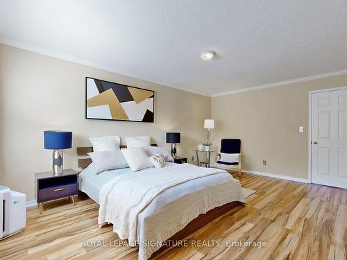 16-5260 Mcfarren Blvd, Mississauga, ON - Indoor Photo Showing Bedroom