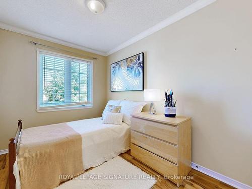 16-5260 Mcfarren Blvd, Mississauga, ON - Indoor Photo Showing Bedroom