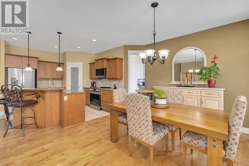 1077 Peak Point Drive, West Kelowna, BC - Indoor Photo Showing Dining Room