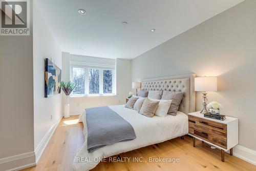 393 Summerhill Avenue, Toronto, ON - Indoor Photo Showing Bedroom