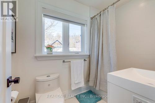 393 Summerhill Avenue, Toronto, ON - Indoor Photo Showing Bathroom