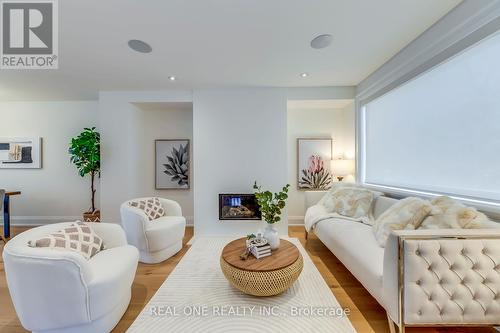 393 Summerhill Avenue, Toronto, ON - Indoor Photo Showing Living Room