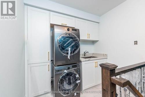 833 Lockwood Circle, Newmarket, ON - Indoor Photo Showing Laundry Room