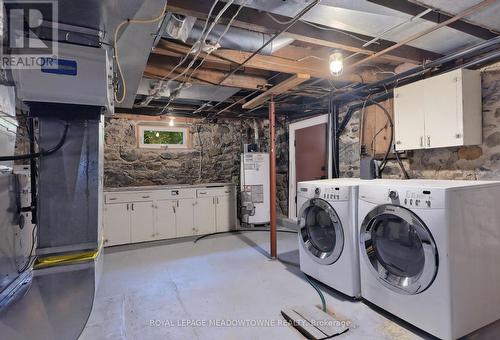 40 Centre Street, New Tecumseth, ON - Indoor Photo Showing Laundry Room