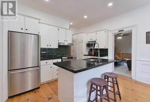 40 Centre Street, New Tecumseth, ON - Indoor Photo Showing Kitchen With Stainless Steel Kitchen With Upgraded Kitchen