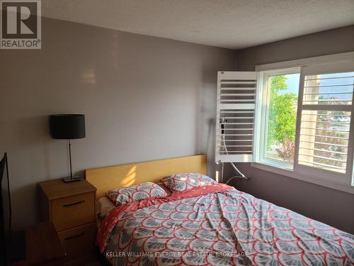 61 Fernbank Place, Whitby (Pringle Creek), ON - Indoor Photo Showing Bedroom