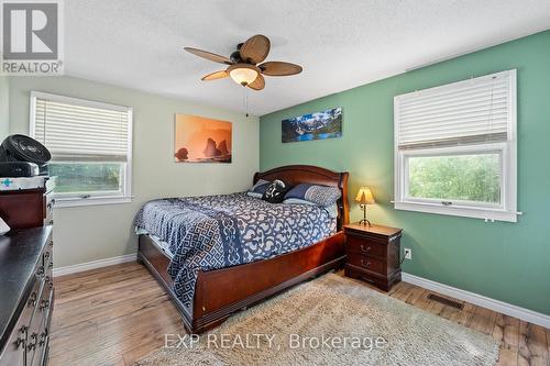 255 Victoria Road, Georgina, ON - Indoor Photo Showing Bedroom