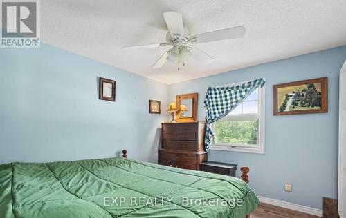 255 Victoria Road, Georgina, ON - Indoor Photo Showing Bedroom