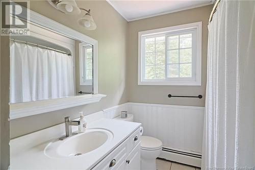 45 Walker Street, Fredericton, NB - Indoor Photo Showing Bathroom