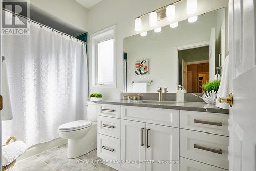 65 Waterbury Crescent, Scugog (Port Perry), ON - Indoor Photo Showing Bathroom