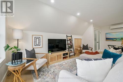 1640 Joe Oliver Road, Cobourg, ON - Indoor Photo Showing Living Room