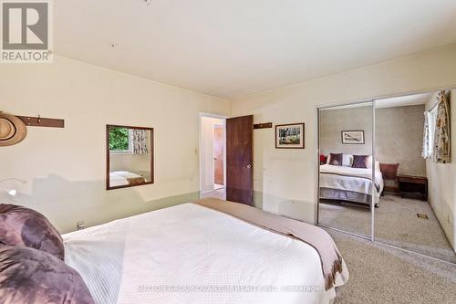 1302 Gainsborough Drive, Oakville, ON - Indoor Photo Showing Bedroom