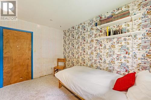 1302 Gainsborough Drive, Oakville, ON - Indoor Photo Showing Bedroom