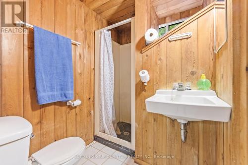 1302 Gainsborough Drive, Oakville, ON - Indoor Photo Showing Bathroom