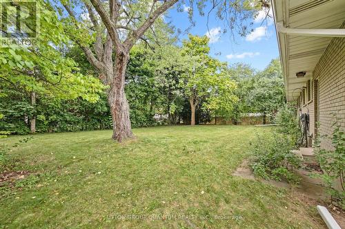 1302 Gainsborough Drive, Oakville, ON - Outdoor