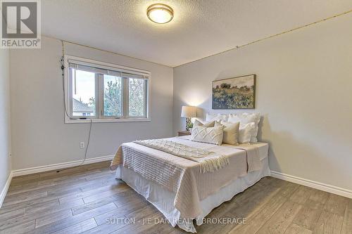 306 Okanagan Way, London, ON - Indoor Photo Showing Bedroom