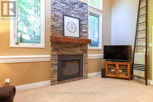 35 Ski Valley Crescent, London, ON - Indoor With Fireplace