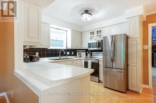 35 Ski Valley Crescent, London, ON - Indoor Photo Showing Kitchen