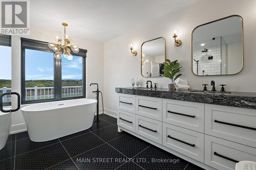 6346 Clemens Road, Clarington, ON - Indoor Photo Showing Bathroom