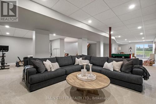 6346 Clemens Road, Clarington, ON - Indoor Photo Showing Living Room