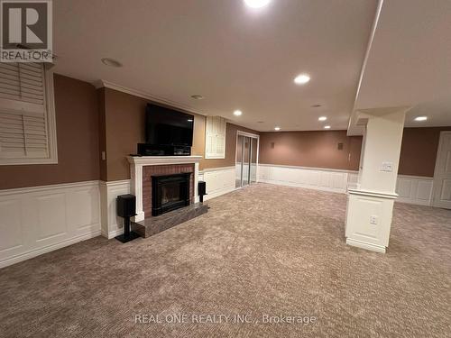 3944 Glamis Court, Mississauga, ON - Indoor With Fireplace