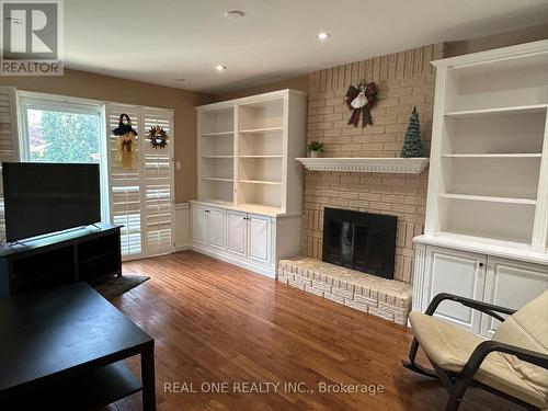 3944 Glamis Court, Mississauga, ON - Indoor With Fireplace