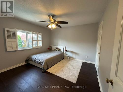 3944 Glamis Court, Mississauga, ON - Indoor Photo Showing Bedroom