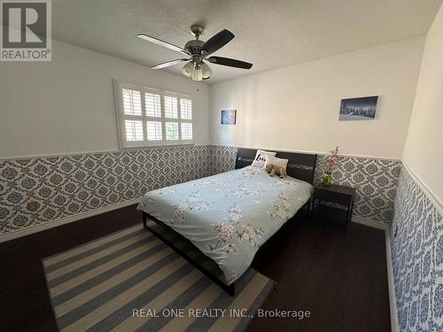 3944 Glamis Court, Mississauga, ON - Indoor Photo Showing Bedroom