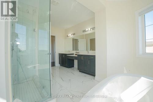 18 Autumn Olive Way, Brampton, ON - Indoor Photo Showing Bathroom