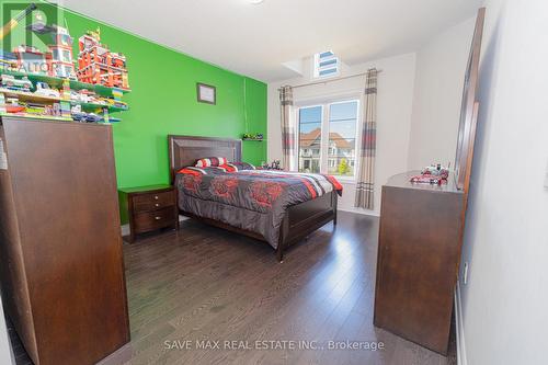 18 Autumn Olive Way, Brampton, ON - Indoor Photo Showing Bedroom