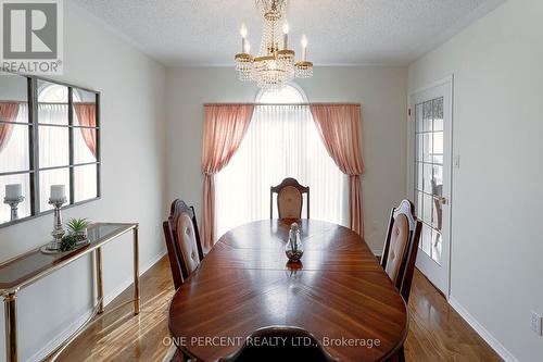 208 Josselyn Place, London, ON - Indoor Photo Showing Dining Room